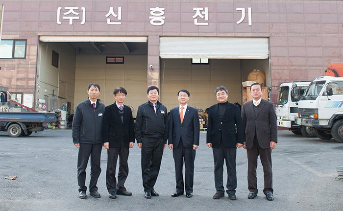 (주)신흥전기 방문해 동반성정협력 강화 의지 전해